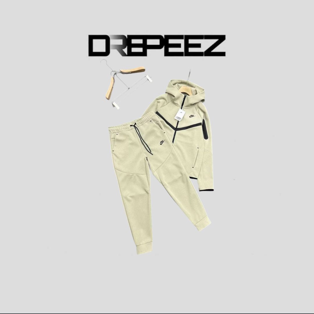 Nike Tech Fleece Set