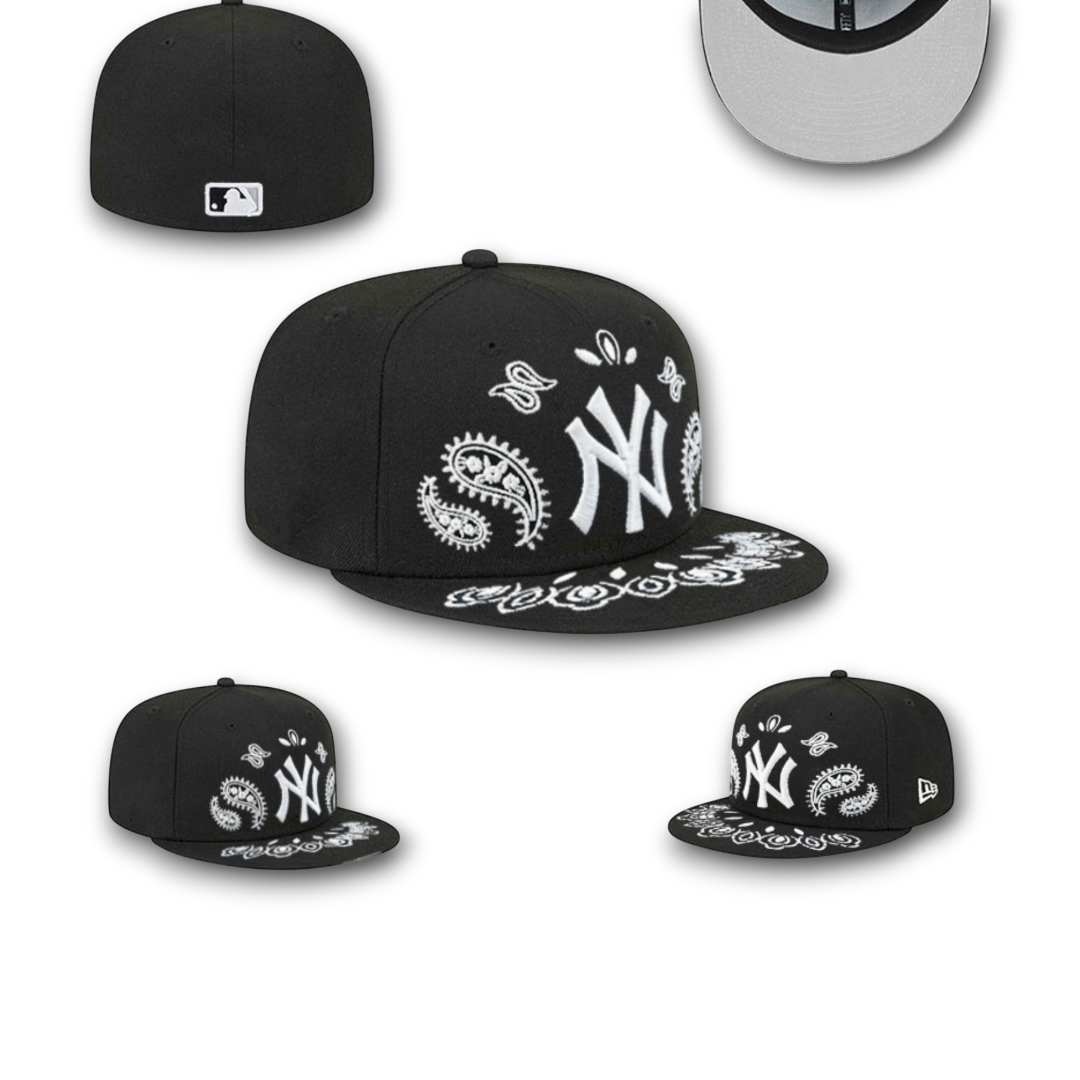 New York Yankees 59FIFTY MLB Paisley Black Cap