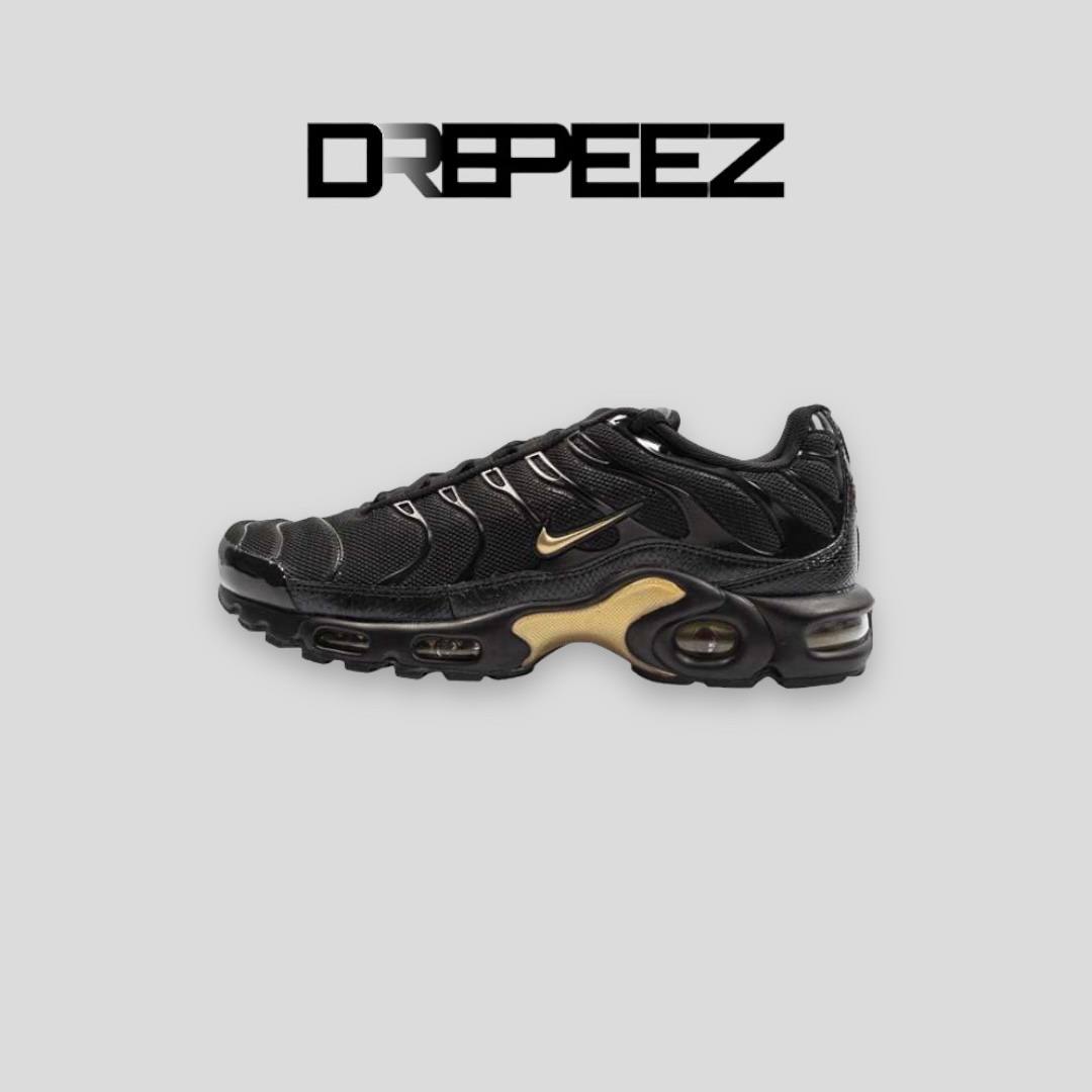 NIKE AIR MAX PLUS black/gold