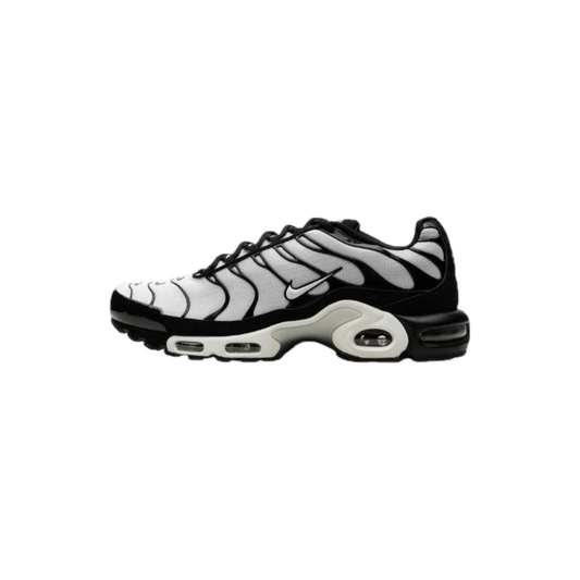 NIKE Air Max Plus